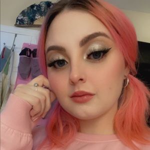 Meet your Posher, Evie